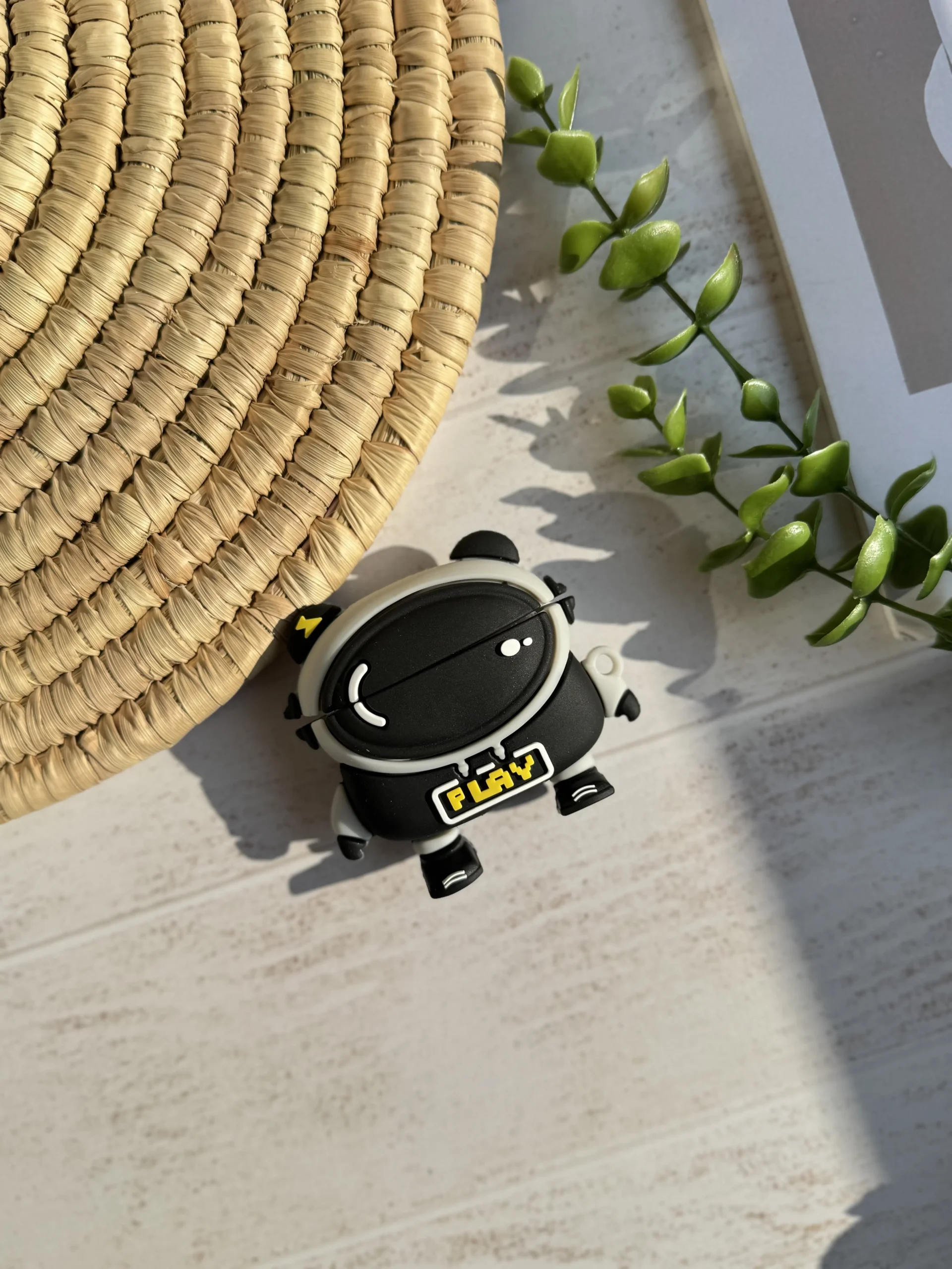 0c784b-1 کاور ایرپاد سیلیکونی *Lightning Bear *Play (کدa0213) - Image 1
