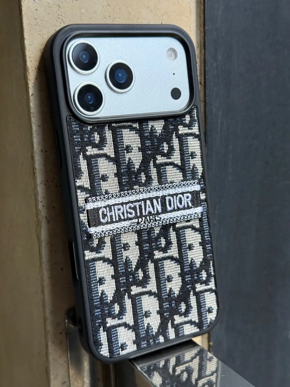 260db2-1 قاب Christian Dior گلدوزی (کدC2231) - Image 1