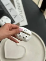 کاور ایرپاد سیلیکونی Airpods in Hands (کدa0122) - Image 5